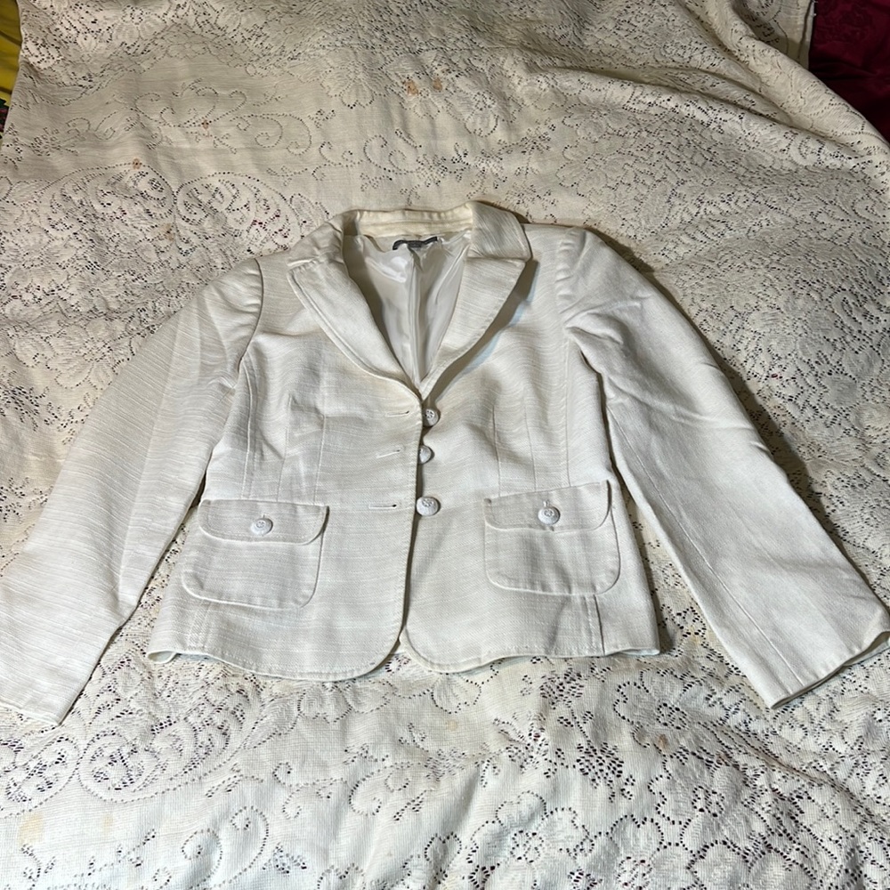 Ann Taylor size 4, white Blazer